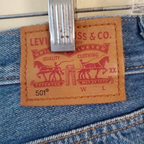 Levi's 501 Distressed Button Fly Cut Off Denim Shorts Size 27 - Picture 7 of 8